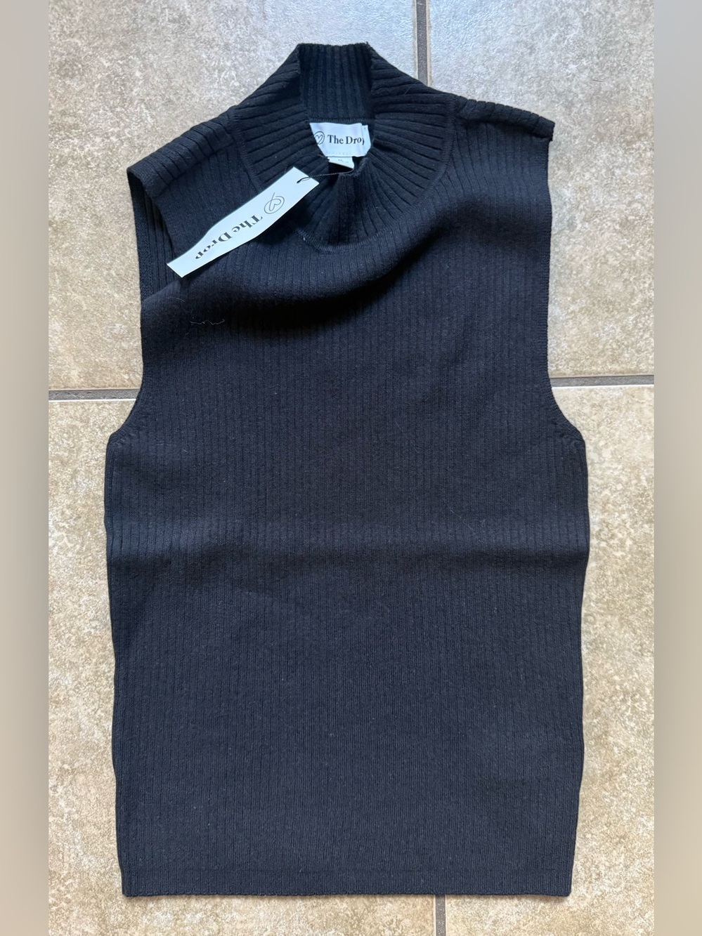 Women’s Sleeveless Black Tank Top Size Medium The Drop Ribbed New FAST SHIPPING